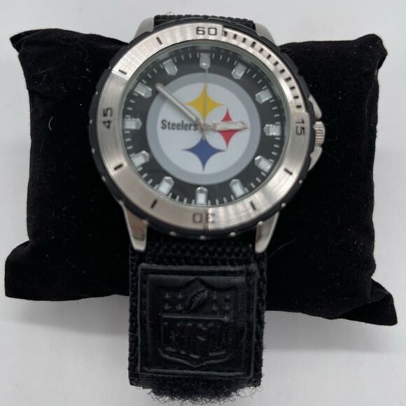 Pittsburgh Steelers Watch with Lighted Hour hand and minute hands - Picture 2 of 6